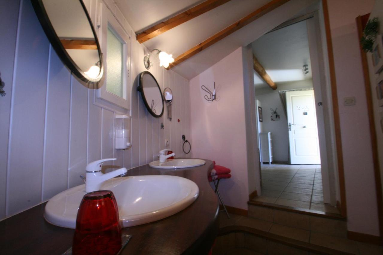 Le Mas Des Pierres Blanches Bed and Breakfast Venasque Eksteriør billede